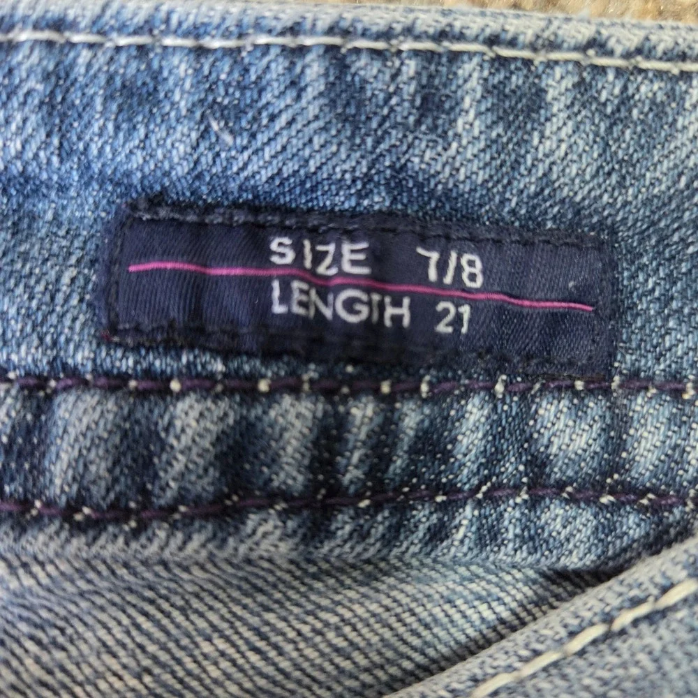 Vigoss The New York Capri Jeans Blue‎ Medium Wash Embellished Size 7/8 Length 21